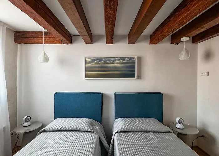 Sedo3032A • Venezia Central • Luxury House •